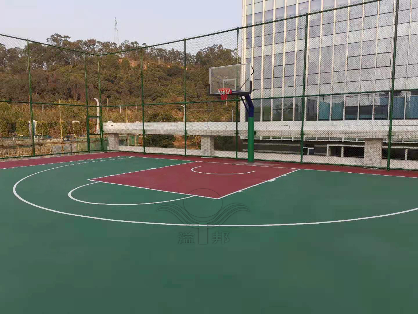 建一个篮球场大概要多少钱 建一个篮球场大概要多少钱