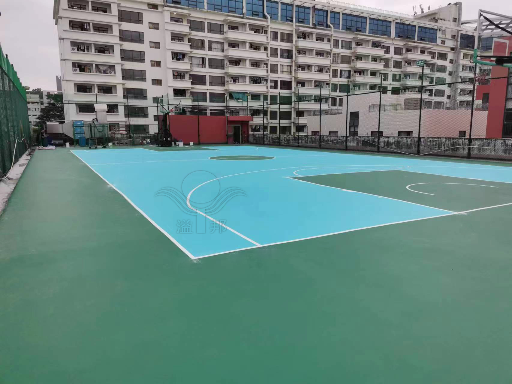 建一个篮球场需要多少钱 建一个篮球场需要多少钱