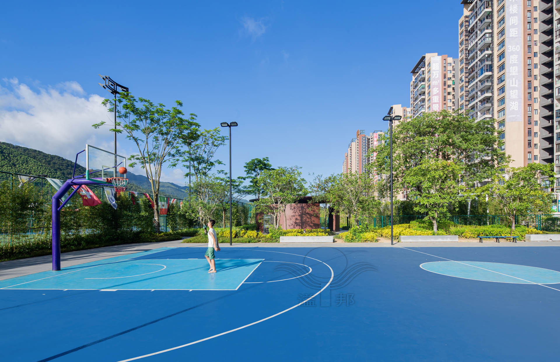 制度篮球场